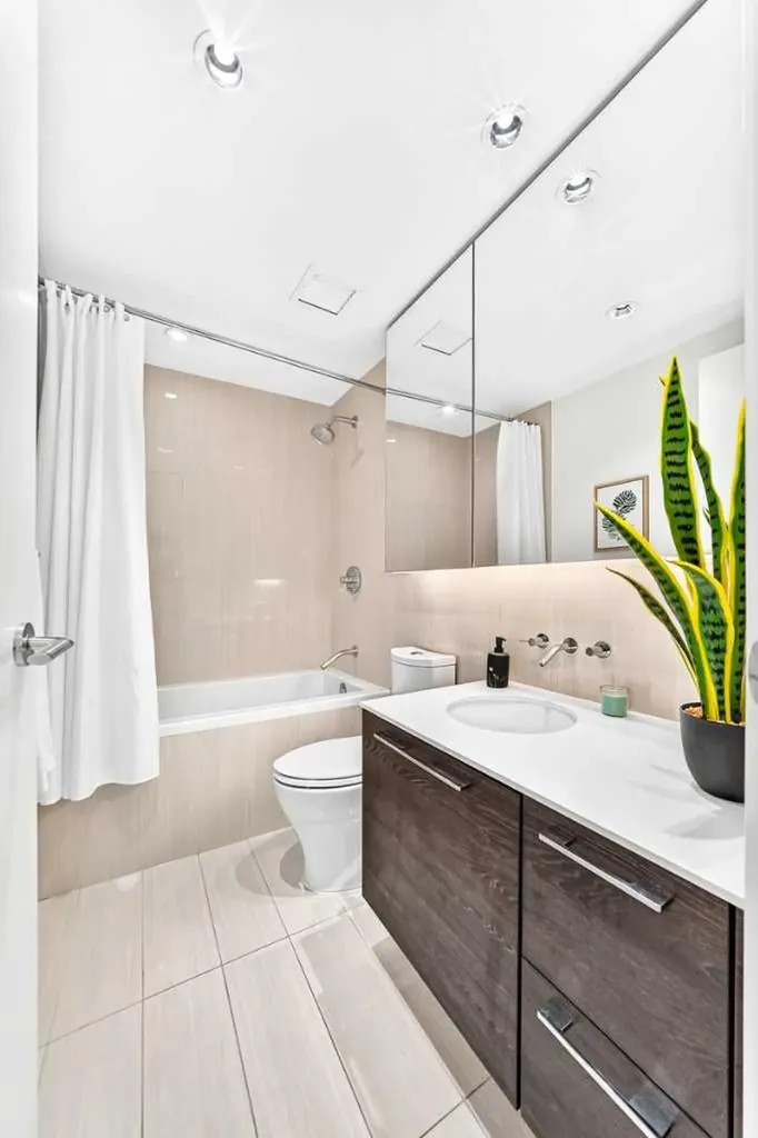 901 10 Avenue SW Calgary AB T2R 0B5