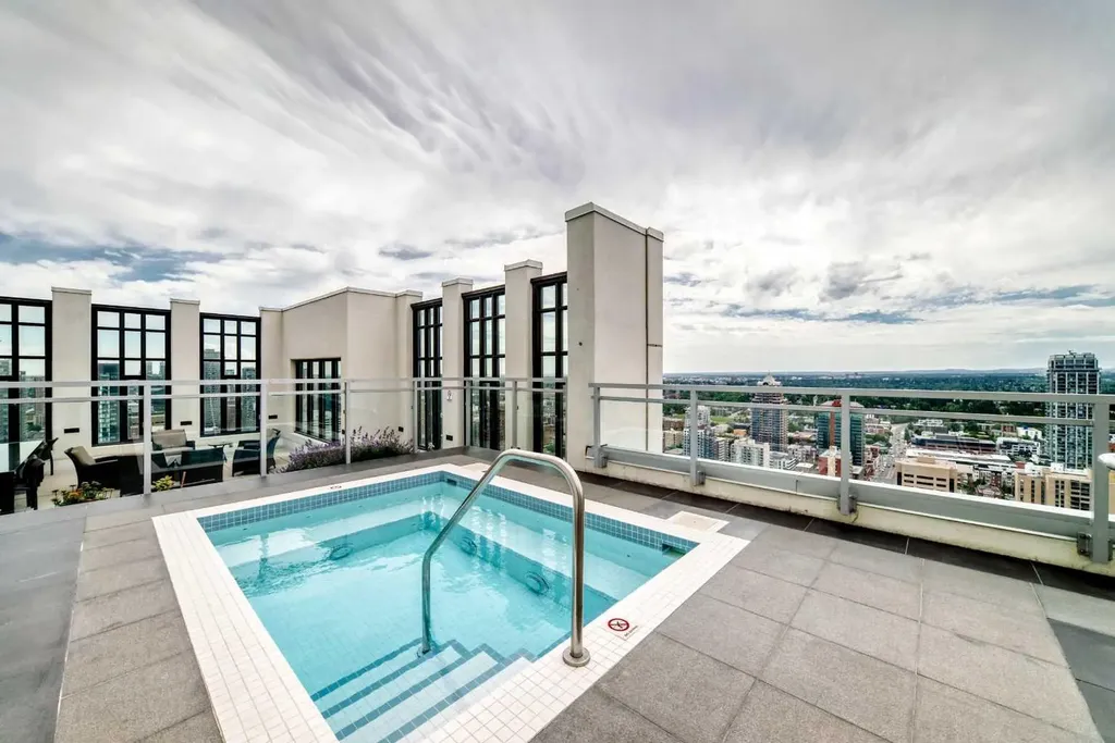 901 10 Avenue SW Calgary AB T2R 0B5