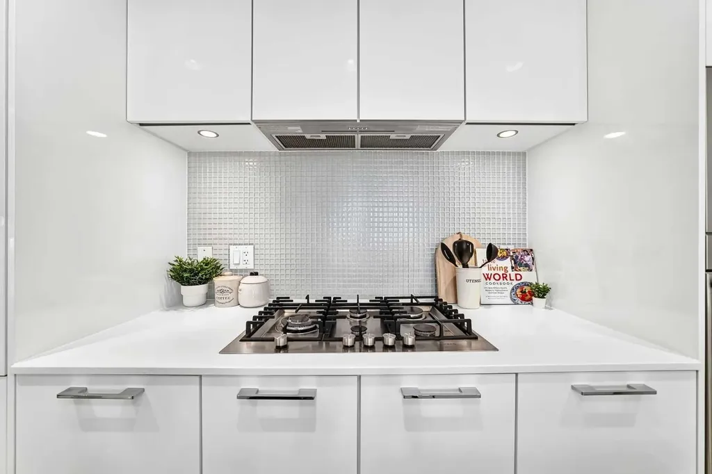 901 10 Avenue SW Calgary AB T2R 0B5