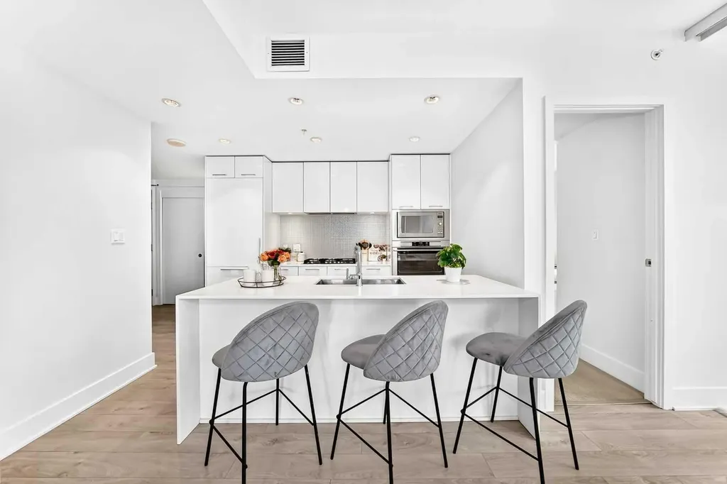 901 10 Avenue SW Calgary AB T2R 0B5
