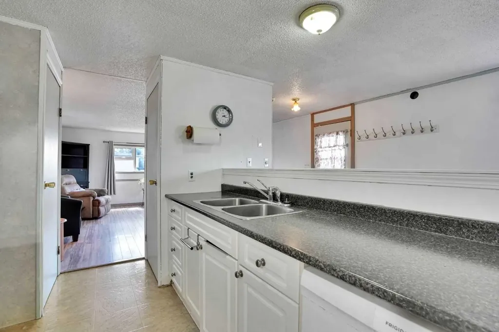 903 Briar Crescent Strathmore AB T1P 1B2
