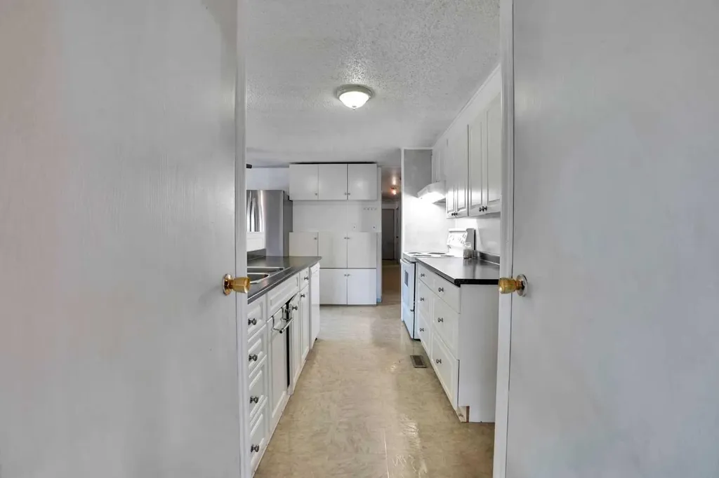 903 Briar Crescent Strathmore AB T1P 1B2