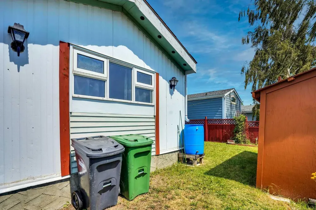 903 Briar Crescent Strathmore AB T1P 1B2