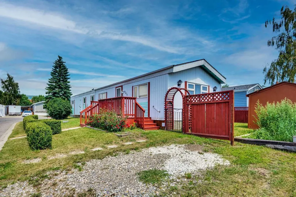 903 Briar Crescent Strathmore AB T1P 1B2
