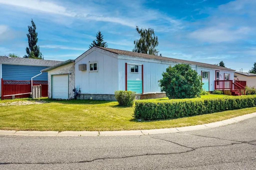 903 Briar Crescent Strathmore AB T1P 1B2