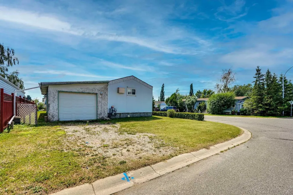 903 Briar Crescent Strathmore AB T1P 1B2