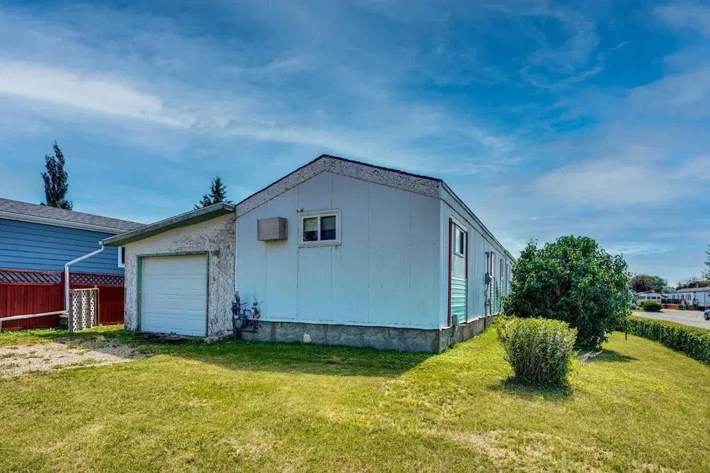 903 Briar Crescent Strathmore AB T1P 1B2