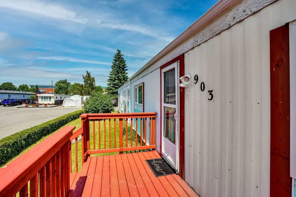 903 Briar Crescent Strathmore AB T1P 1B2