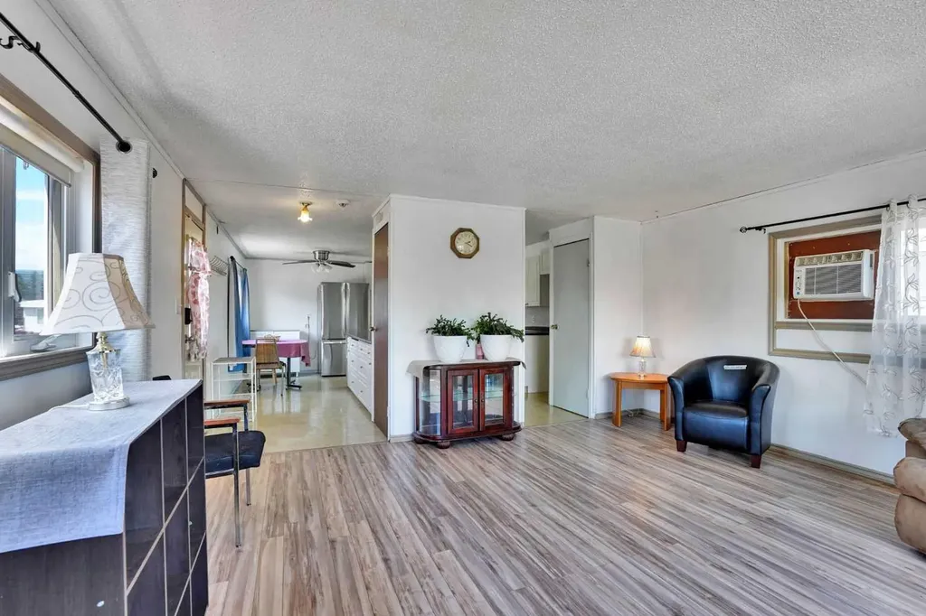 903 Briar Crescent Strathmore AB T1P 1B2