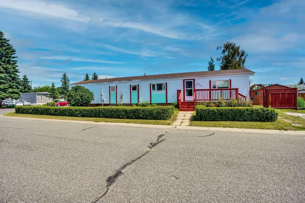 903 Briar Crescent Strathmore AB T1P 1B2