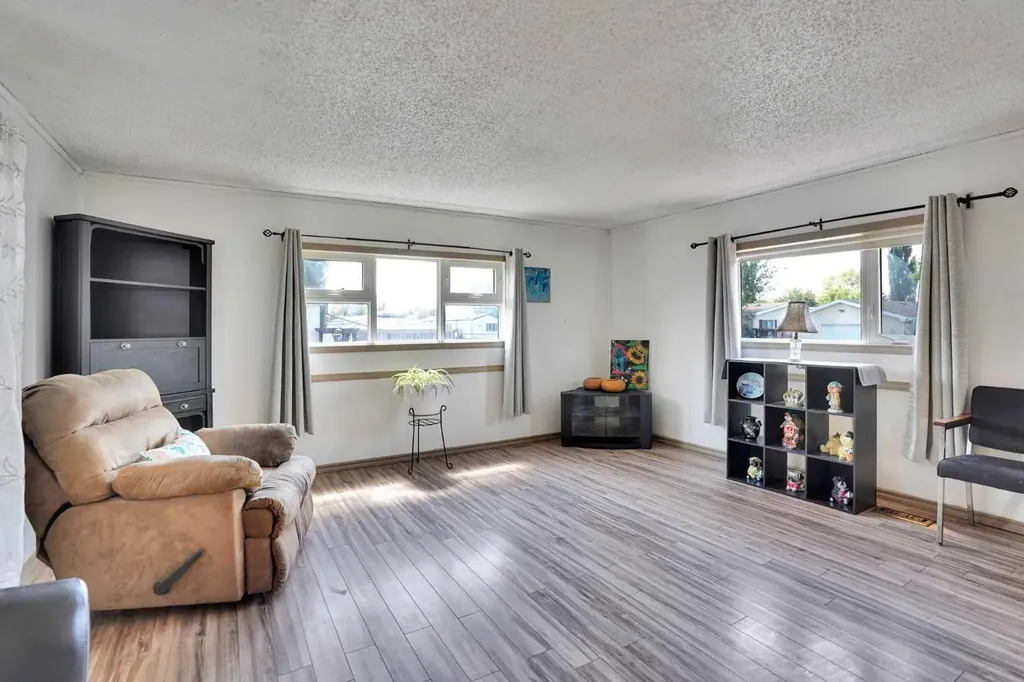 903 Briar Crescent Strathmore AB T1P 1B2