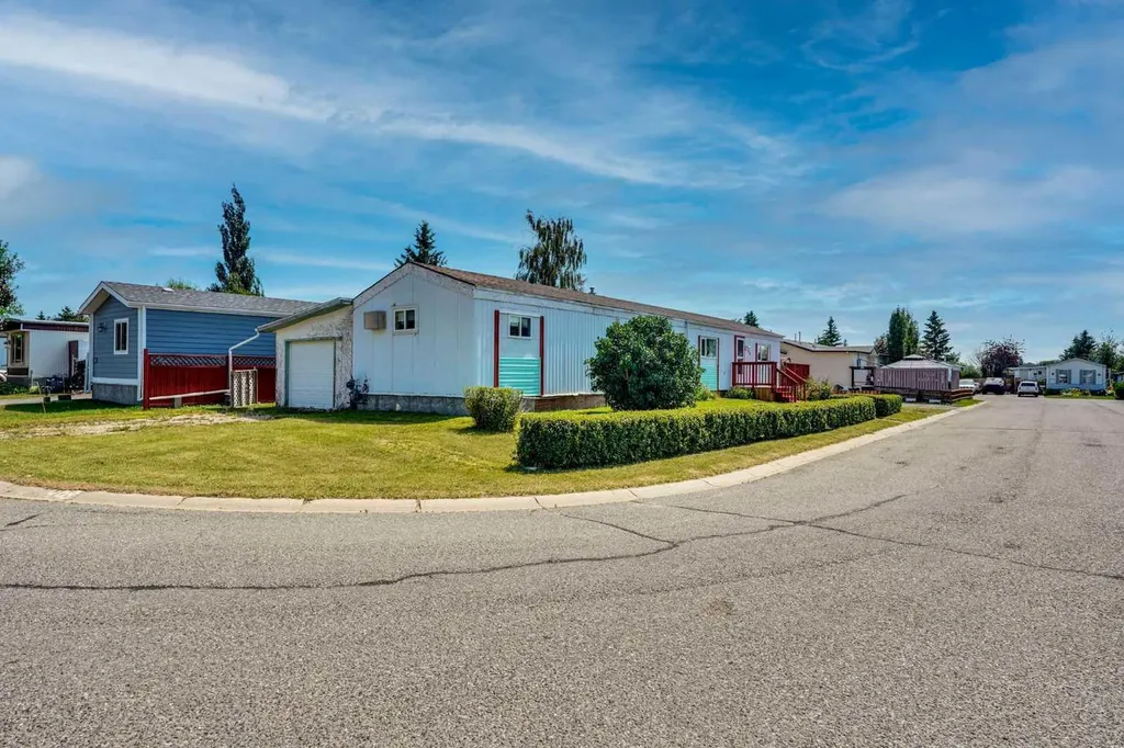 903 Briar Crescent Strathmore AB T1P 1B2