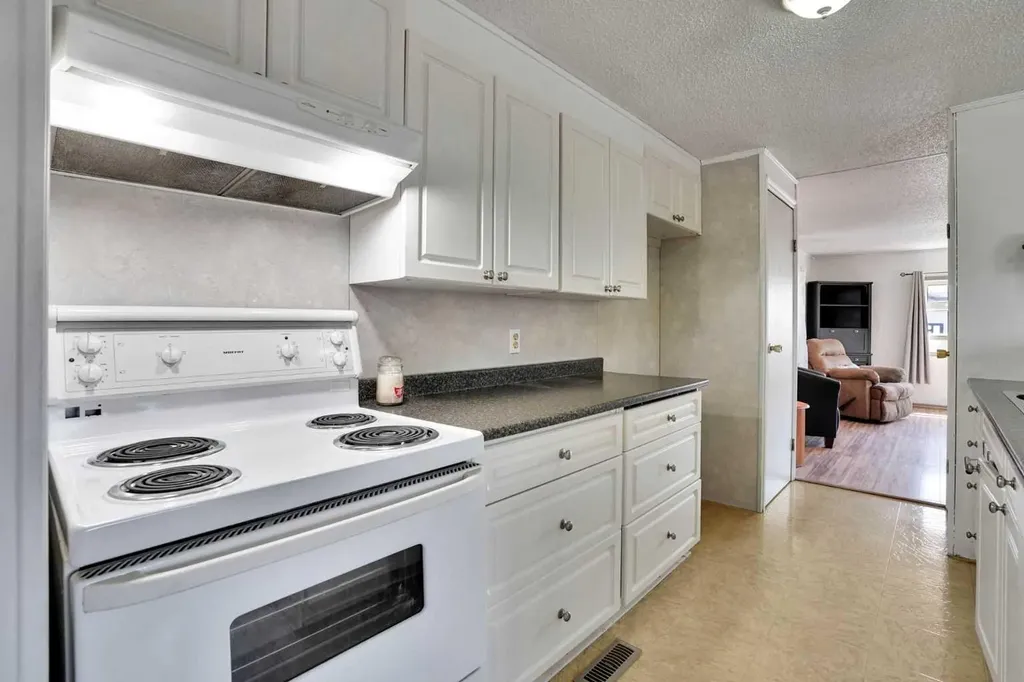 903 Briar Crescent Strathmore AB T1P 1B2