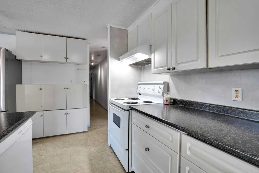 903 Briar Crescent Strathmore AB T1P 1B2