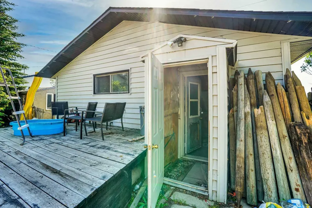 437 Mckinnon Drive Carseland AB T0J0M0