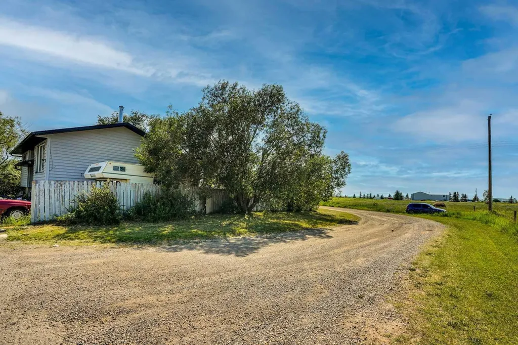 437 Mckinnon Drive Carseland AB T0J0M0