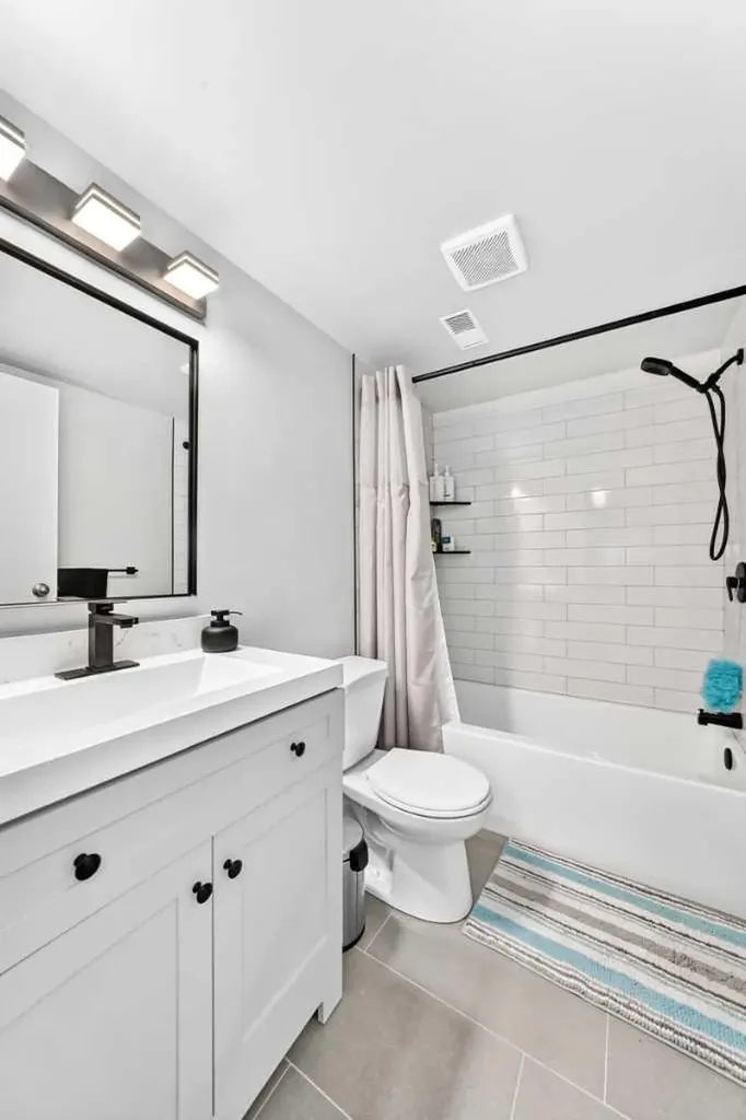 520 Oakwood Place SW Calgary AB T2V 0K3
