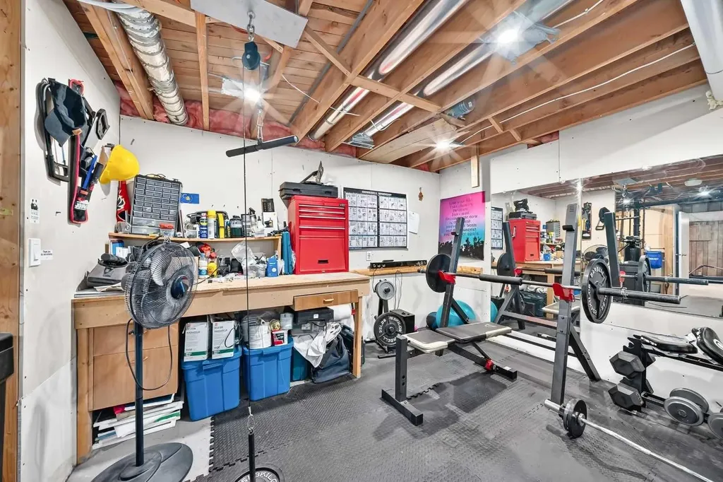 520 Oakwood Place SW Calgary AB T2V 0K3