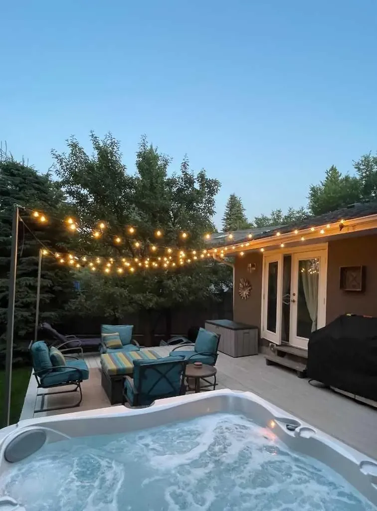 520 Oakwood Place SW Calgary AB T2V 0K3