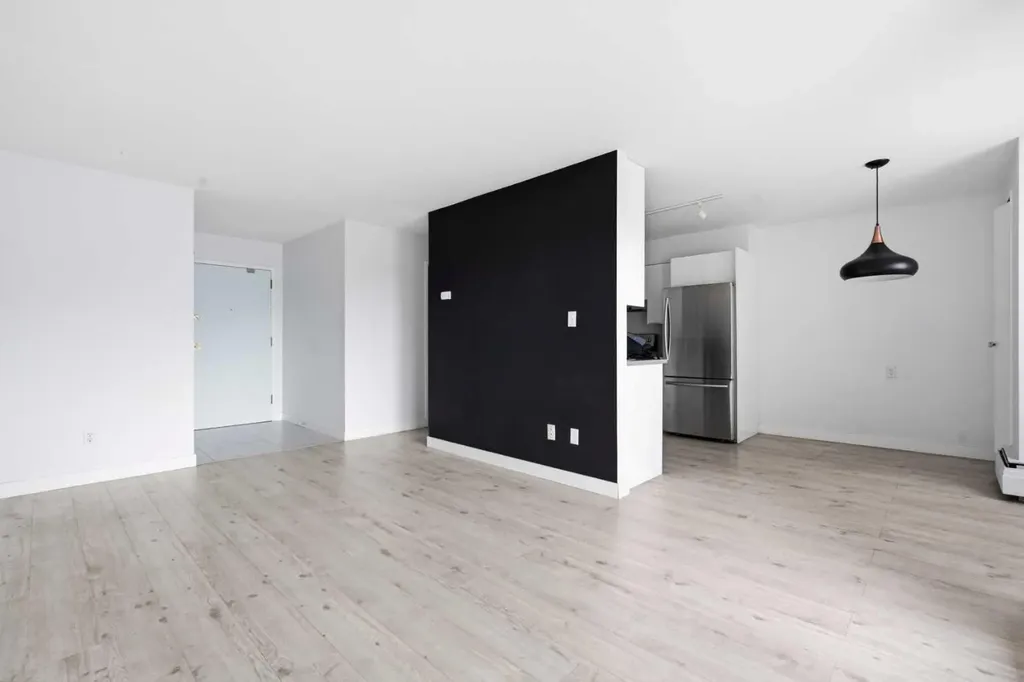 523 15 Avenue SW Calgary AB T2R 0R3