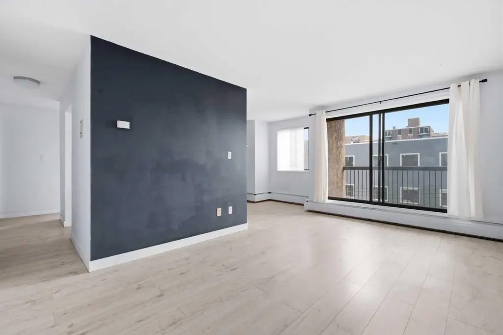 523 15 Avenue SW Calgary AB T2R 0R3