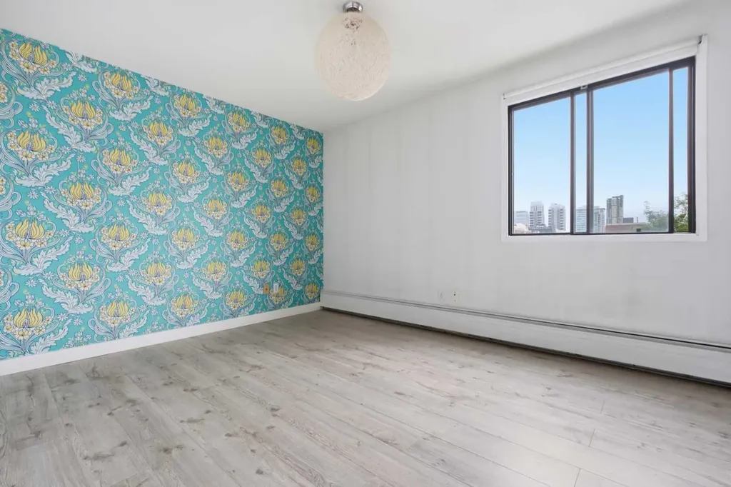523 15 Avenue SW Calgary AB T2R 0R3