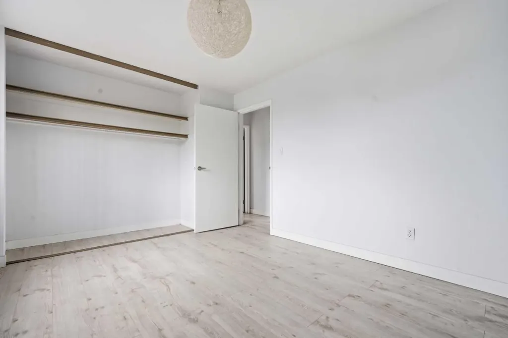 523 15 Avenue SW Calgary AB T2R 0R3