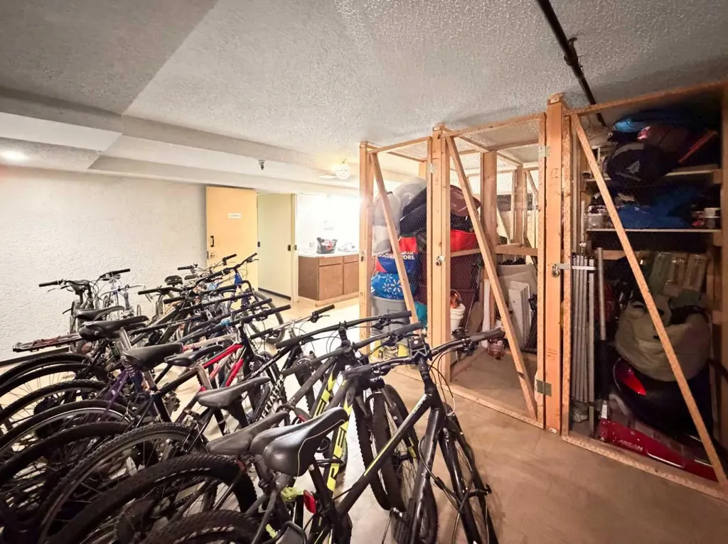 523 15 Avenue SW Calgary AB T2R 0R3