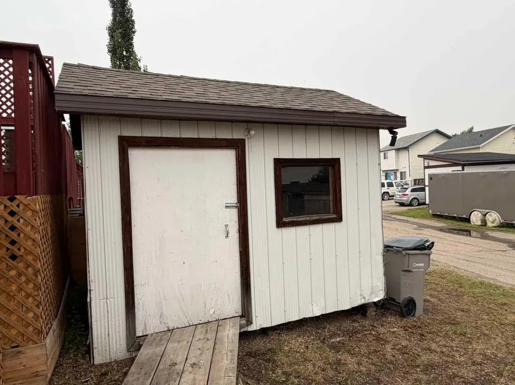 7213 105 Street Grande Prairie AB T8W 2S6