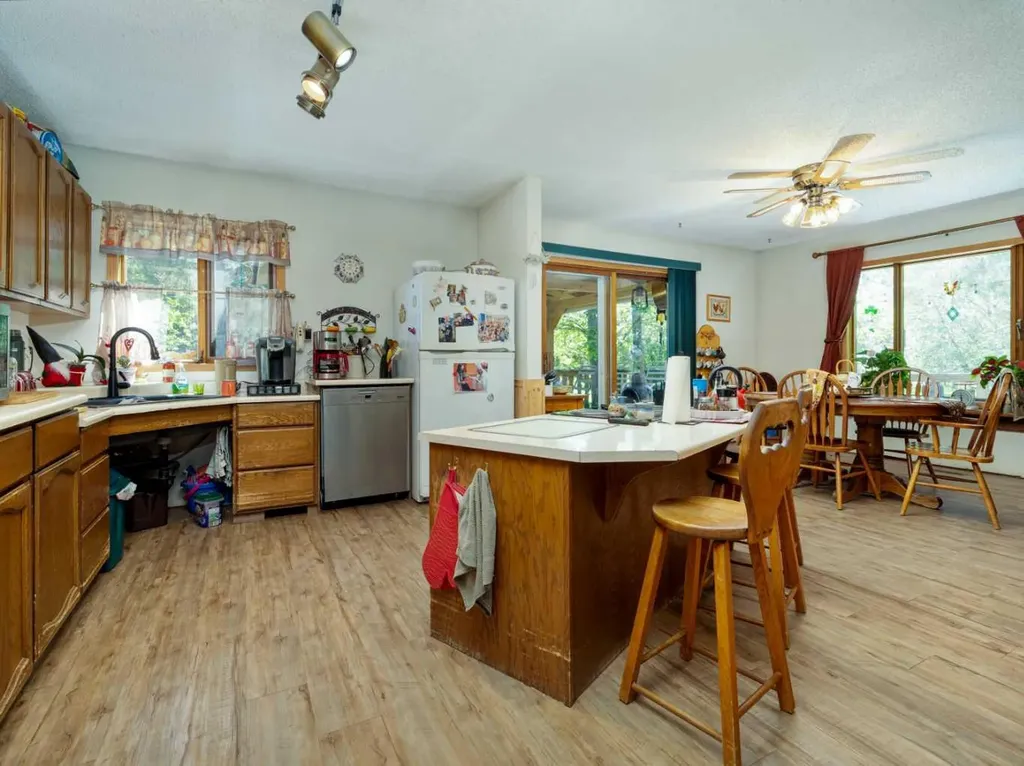 204079 Township Road 63a Raymond AB T0K 2L0