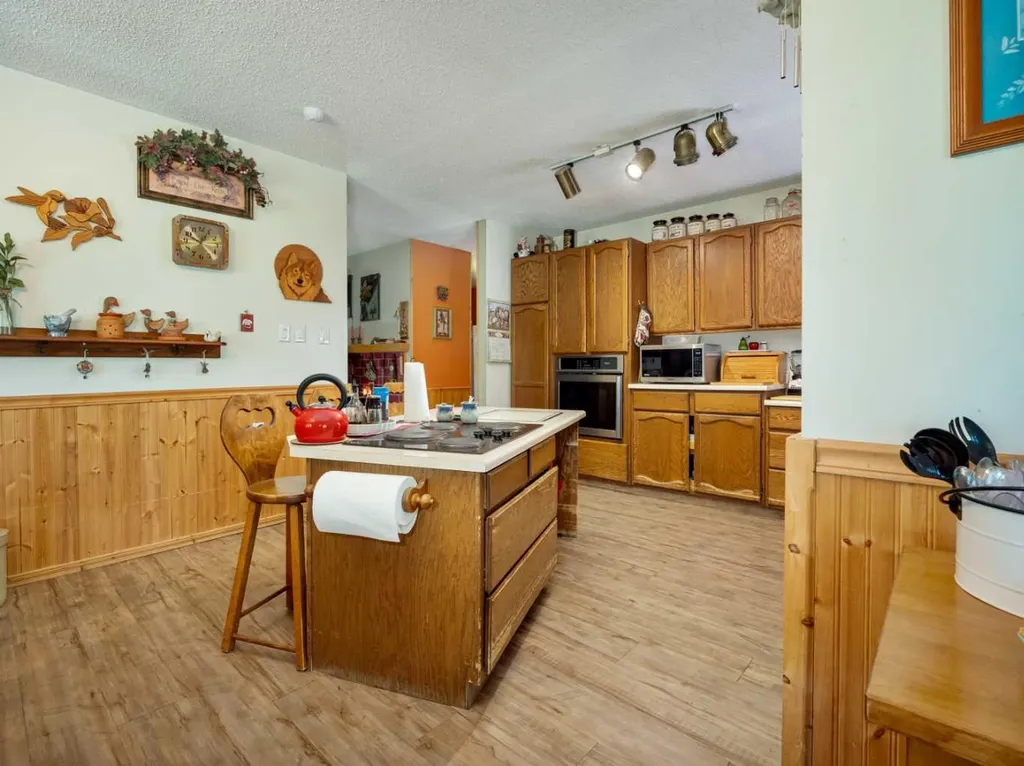 204079 Township Road 63a Raymond AB T0K 2L0