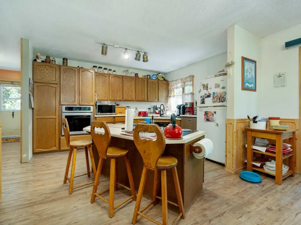 204079 Township Road 63a Raymond AB T0K 2L0