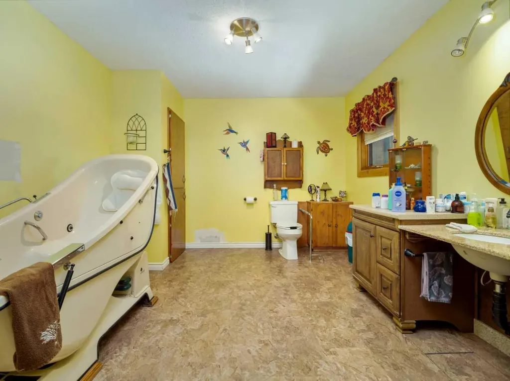 204079 Township Road 63a Raymond AB T0K 2L0
