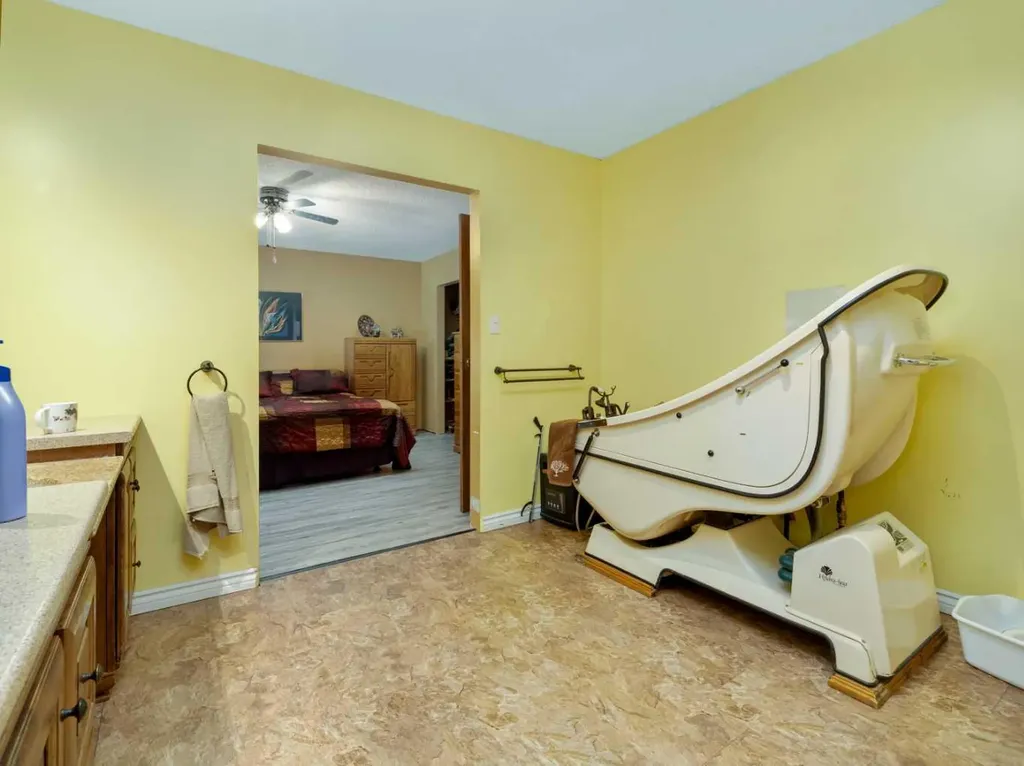 204079 Township Road 63a Raymond AB T0K 2L0