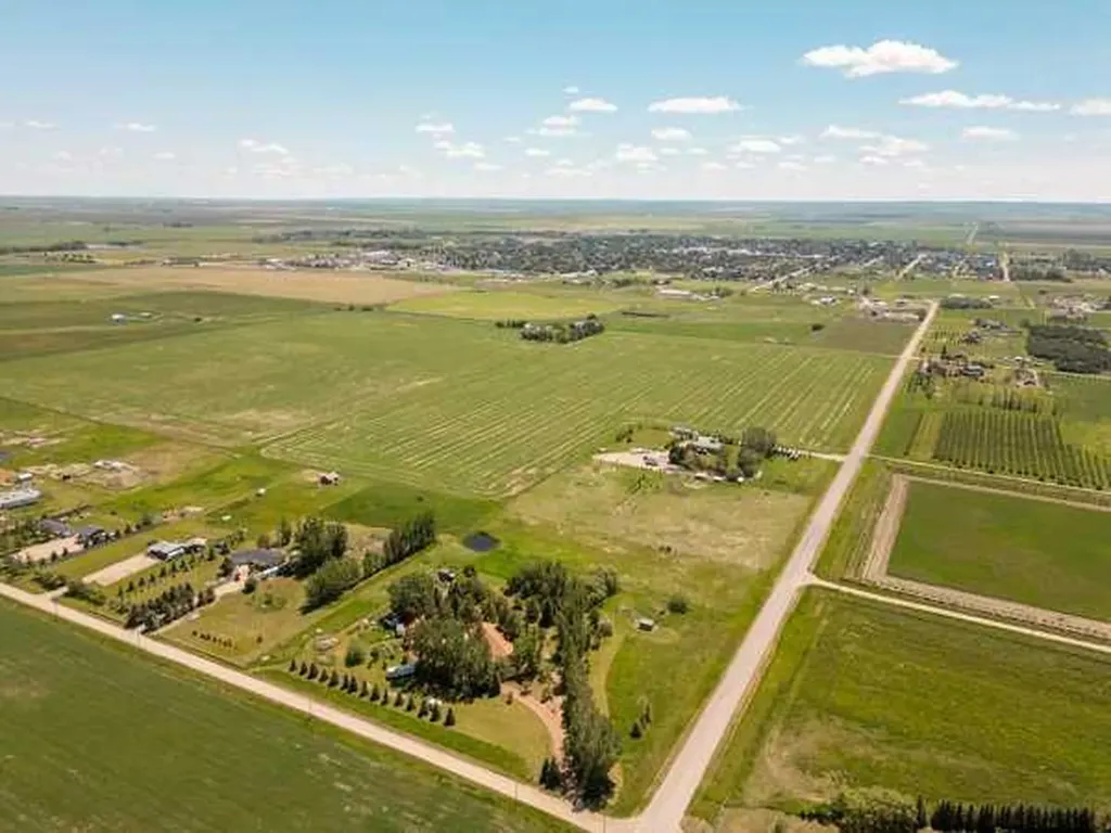 204079 Township Road 63a Raymond AB T0K 2L0