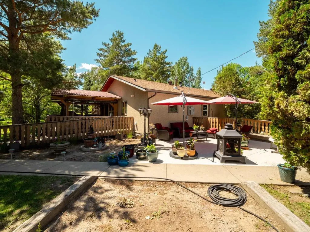 204079 Township Road 63a Raymond AB T0K 2L0