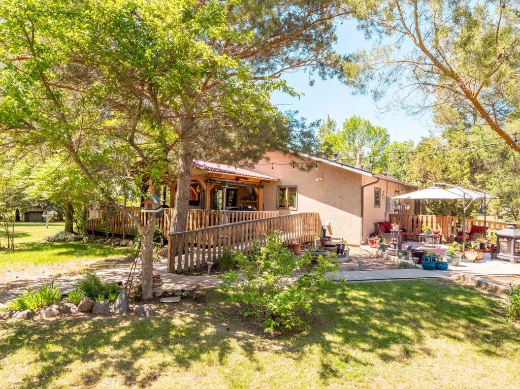 204079 Township Road 63a Raymond AB T0K 2L0