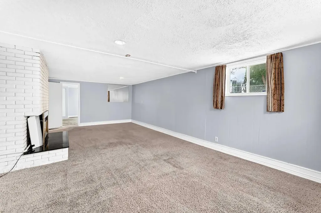 5040 46th Street Innisfail AB T4G 1L6