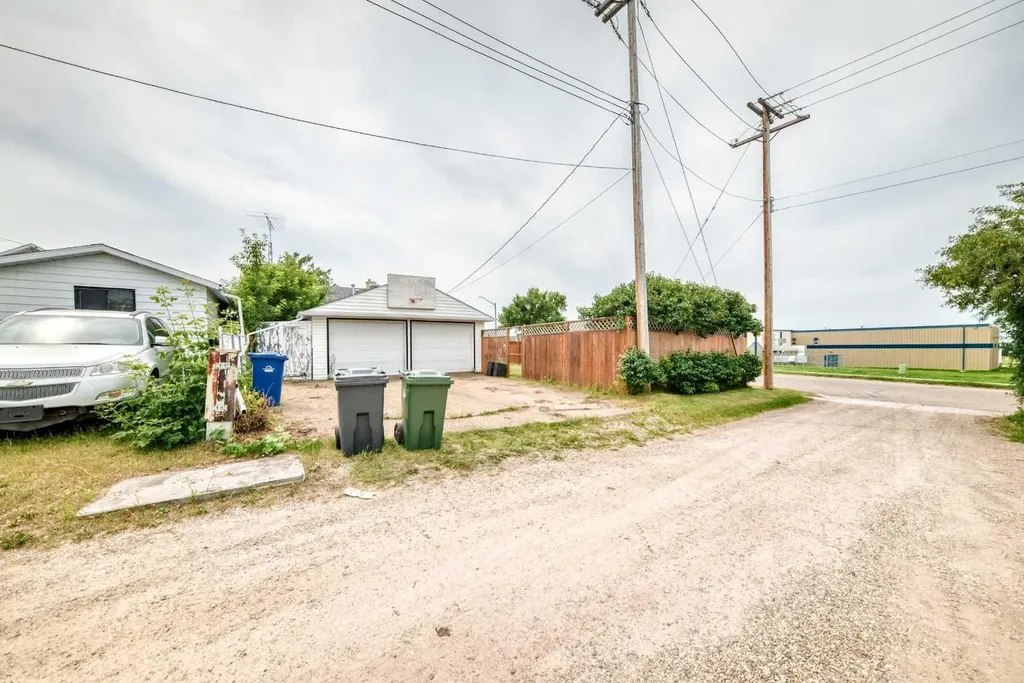5040 46th Street Innisfail AB T4G 1L6