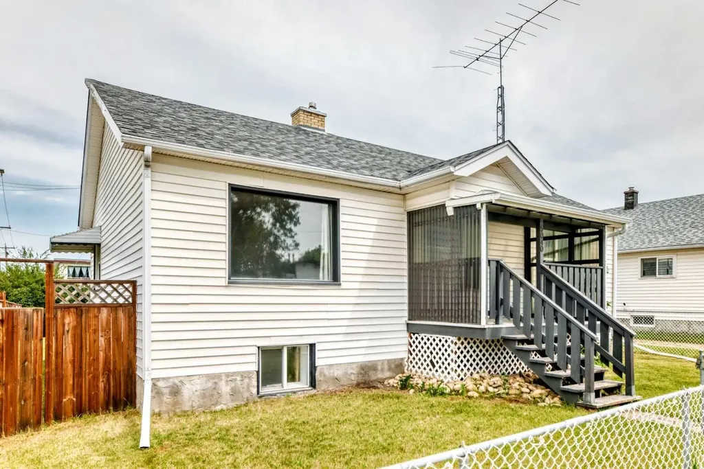 5040 46th Street Innisfail AB T4G 1L6