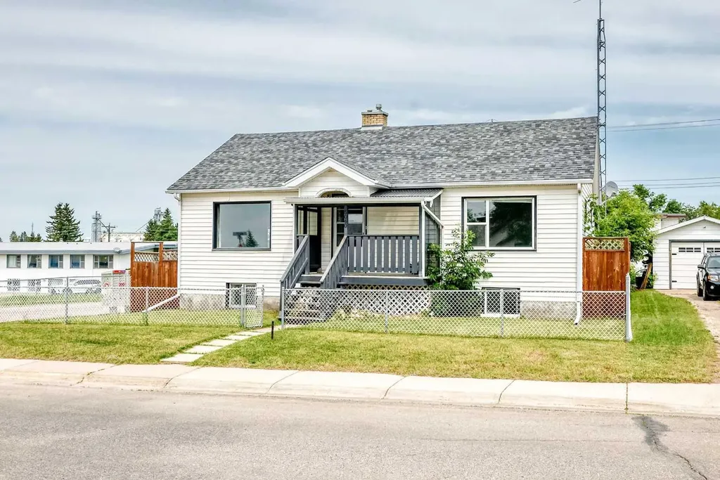 5040 46th Street Innisfail AB T4G 1L6