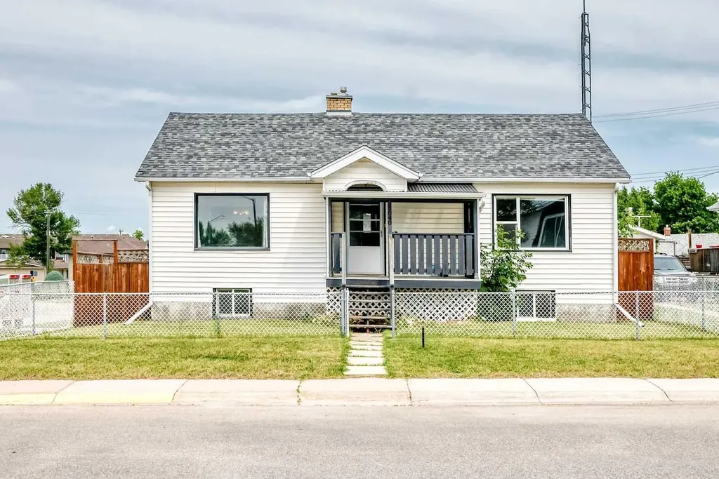 5040 46th Street Innisfail AB T4G 1L6