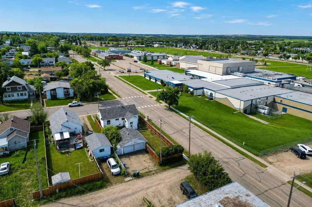 5040 46th Street Innisfail AB T4G 1L6