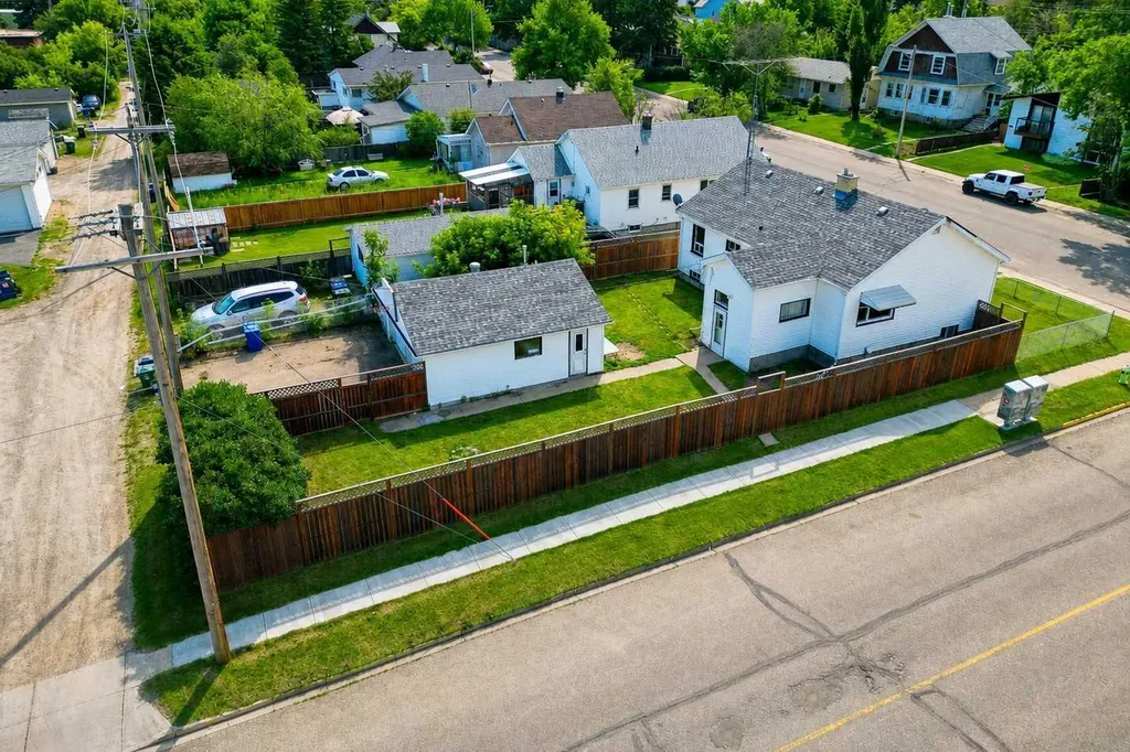 5040 46th Street Innisfail AB T4G 1L6