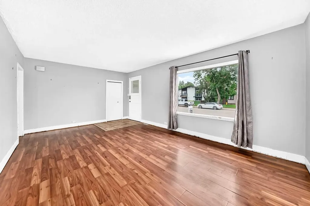 5040 46th Street Innisfail AB T4G 1L6