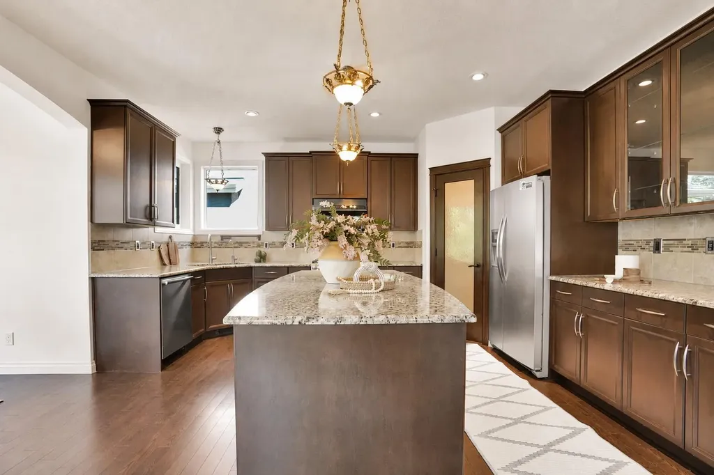 22 Aspen Acres Road SW Calgary AB T3H 0W6