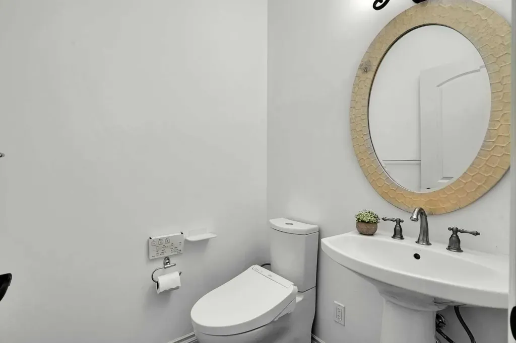 22 Aspen Acres Road SW Calgary AB T3H 0W6