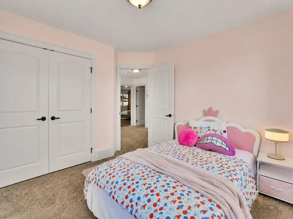22 Aspen Acres Road SW Calgary AB T3H 0W6