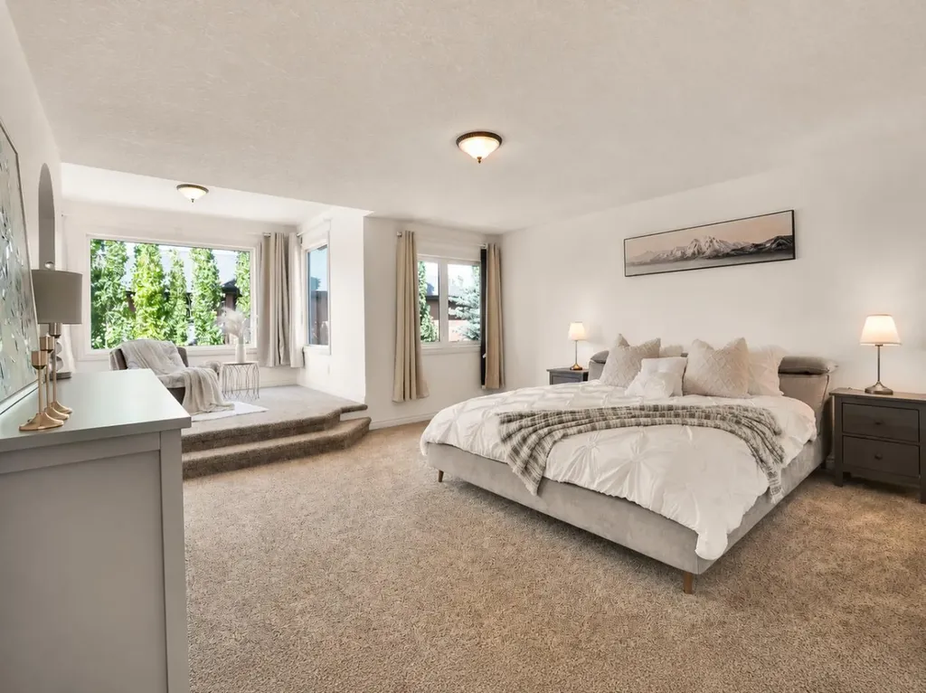 22 Aspen Acres Road SW Calgary AB T3H 0W6