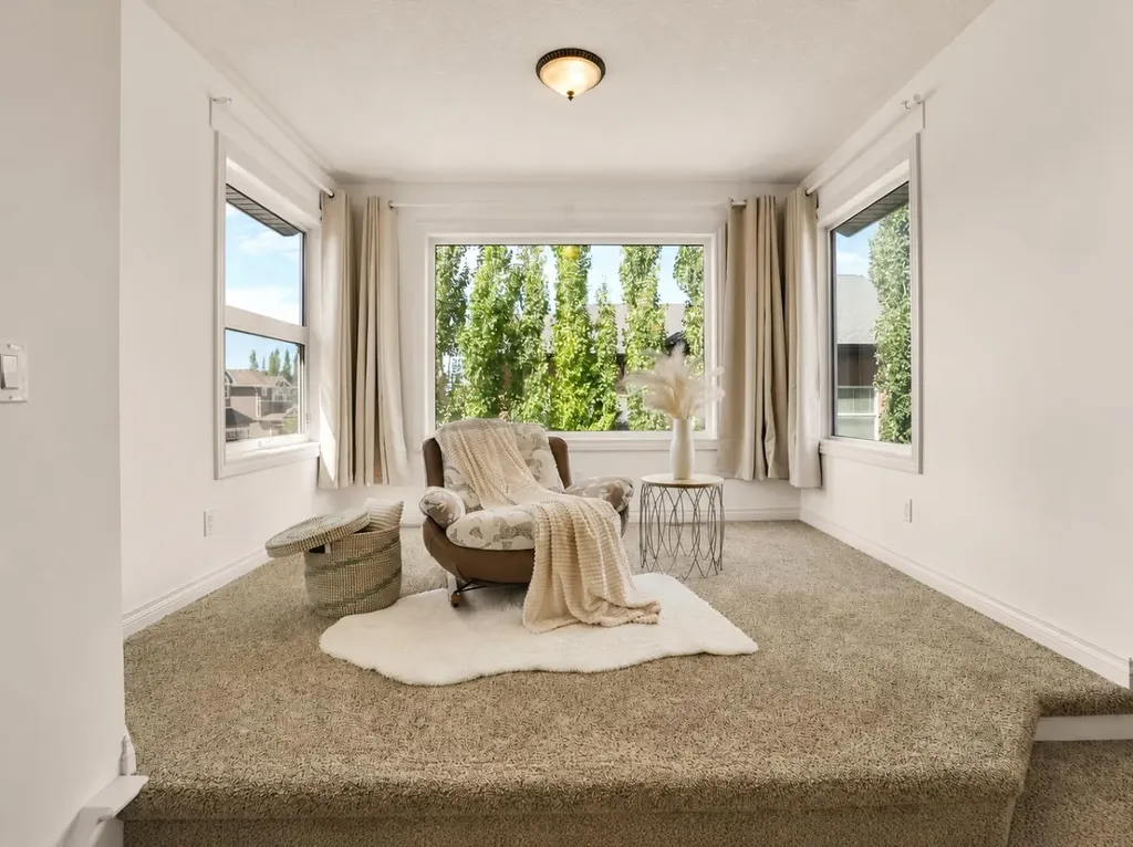 22 Aspen Acres Road SW Calgary AB T3H 0W6